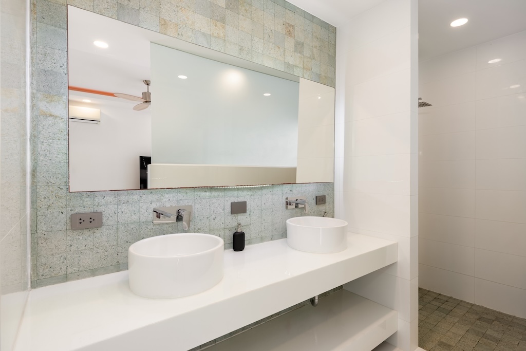 Modern Maenam Villa For Sale Bathroom