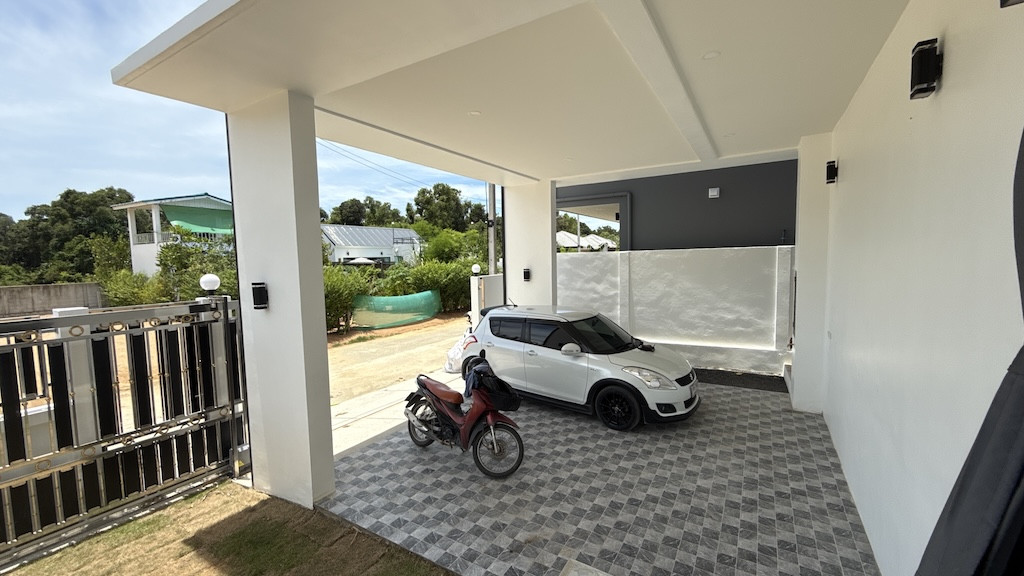 Newly Completed Bangrak Property For Sale Parking