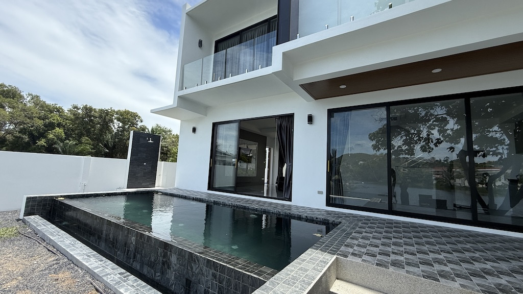 Newly Completed Bangrak Property For Sale