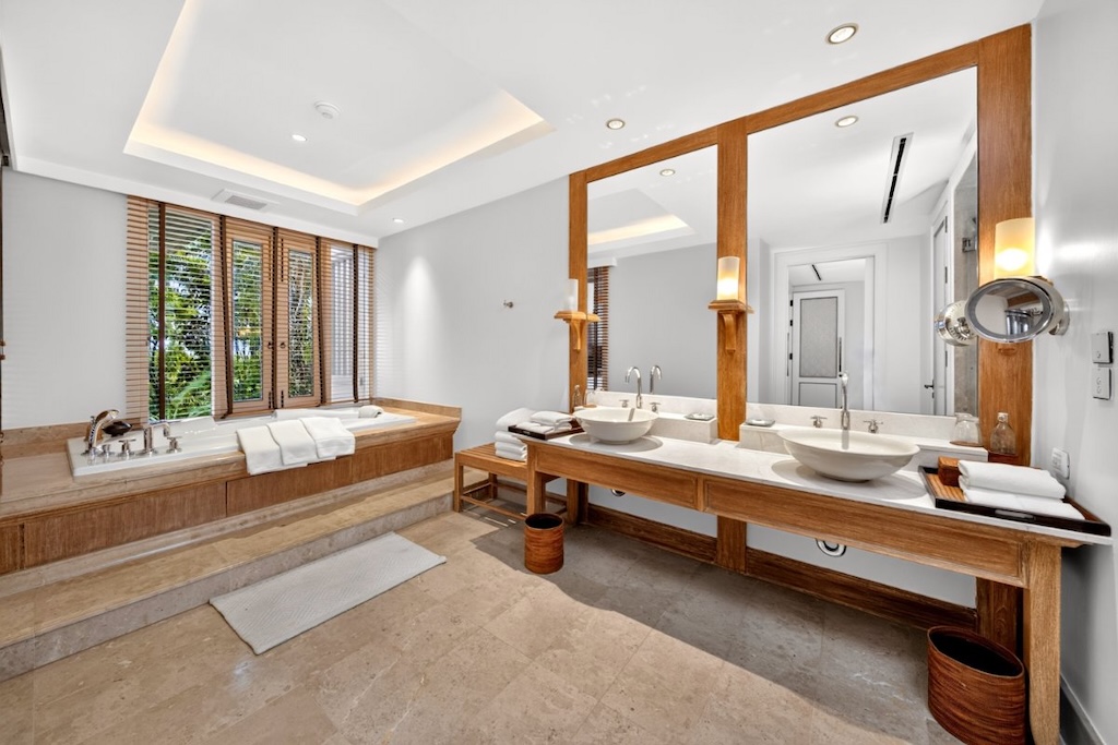 Ocean View Phuket Property Bathroom