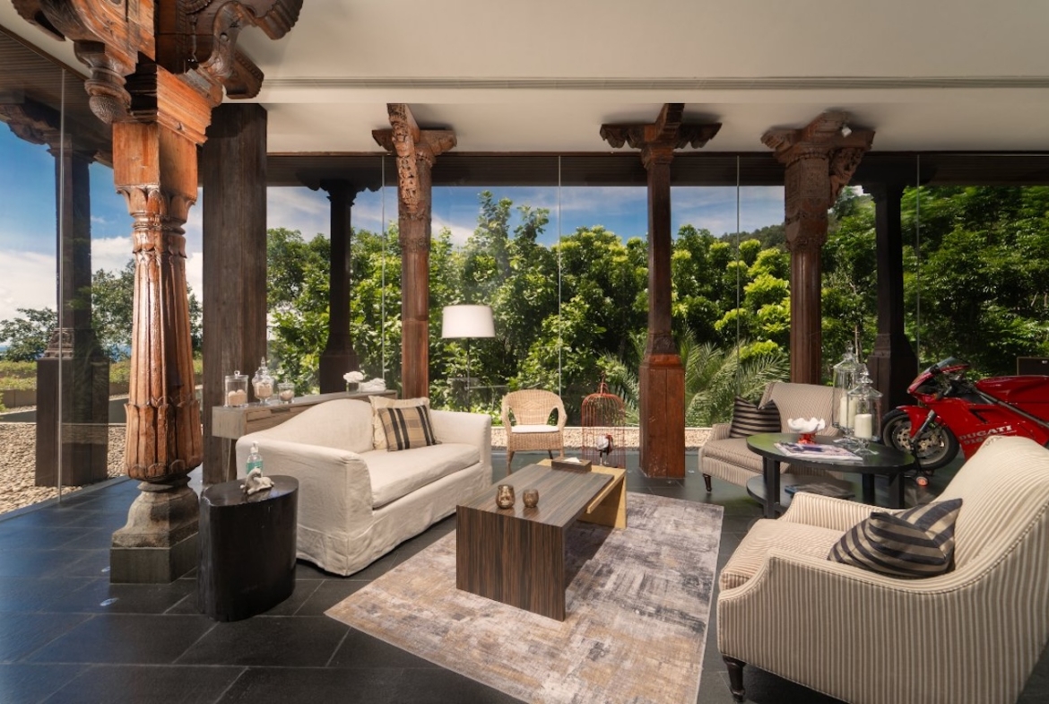 Phuket Oceanfront Property Lounge