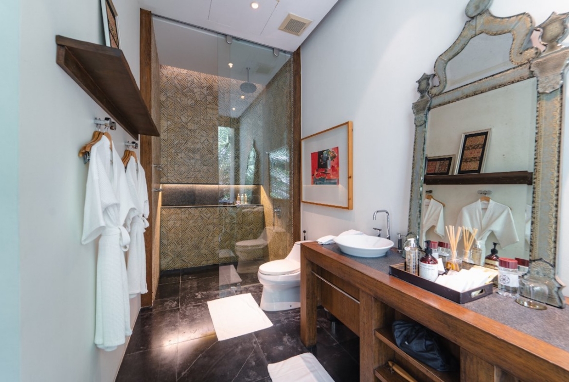 Phuket Oceanfront Property Bathroom