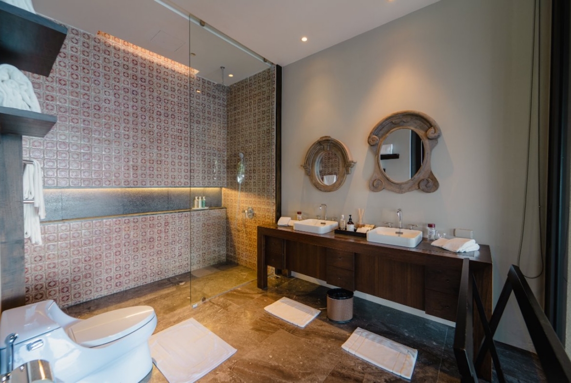 Phuket Oceanfront Property Bathroom