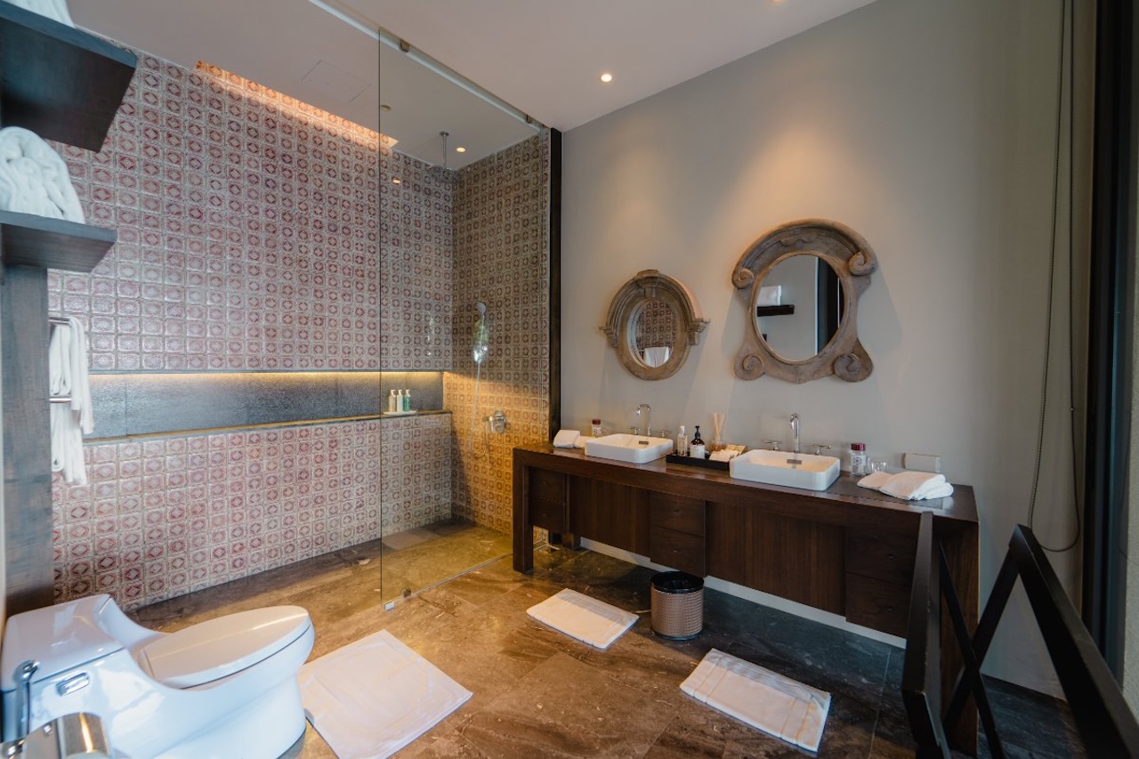 Phuket Oceanfront Property Phuket Oceanfront Property Bathroom