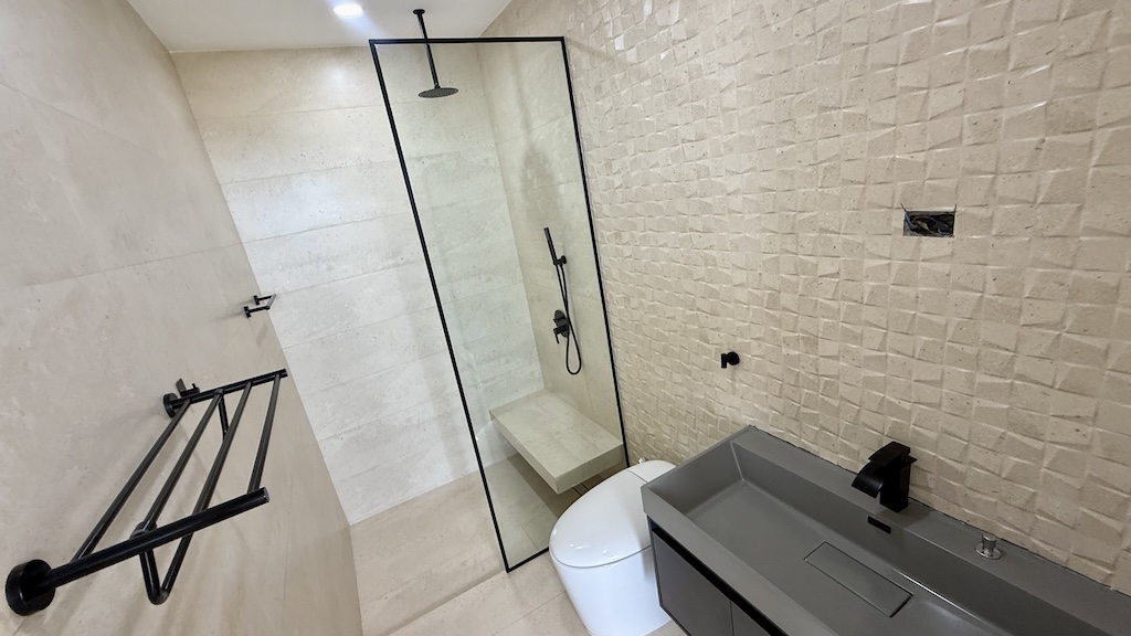 Plai Laem Sea View Property Bathroom