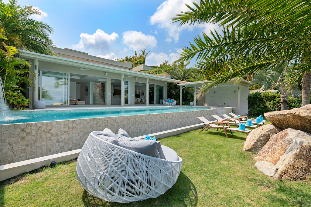 Samrong Bay Oceanfront Villa