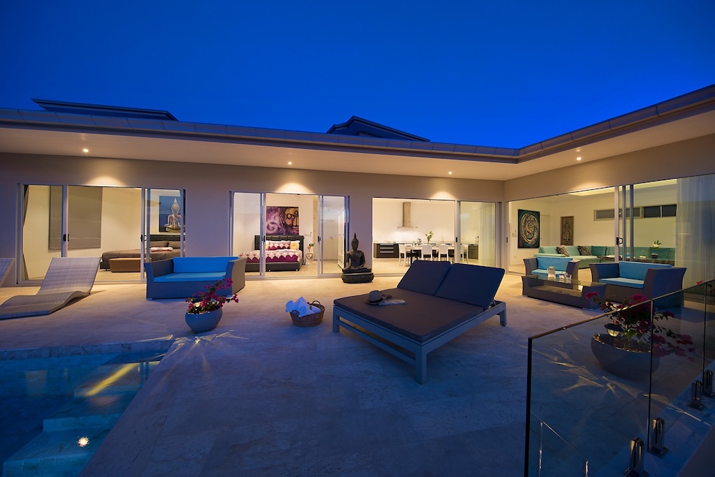 Samui Bayside 4-bedroom villa night