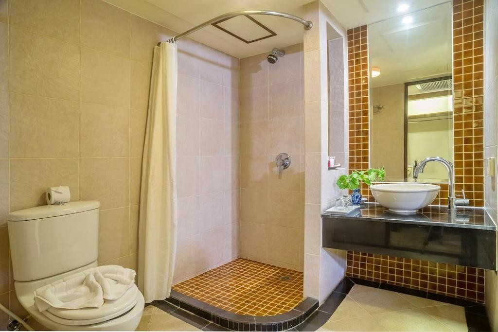 Samui Beach Resort For Sale Shower