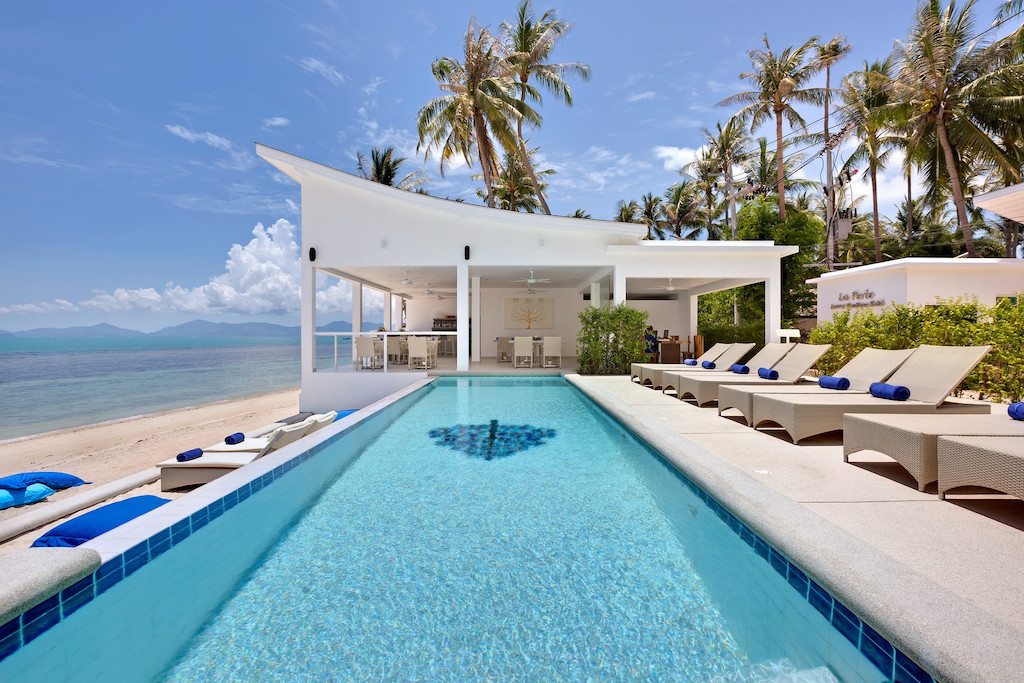 Resort Beachfront Pool