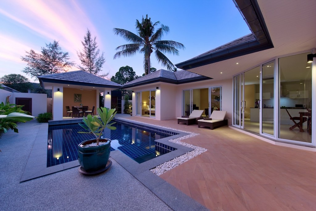 Samui Beachside Villa Night