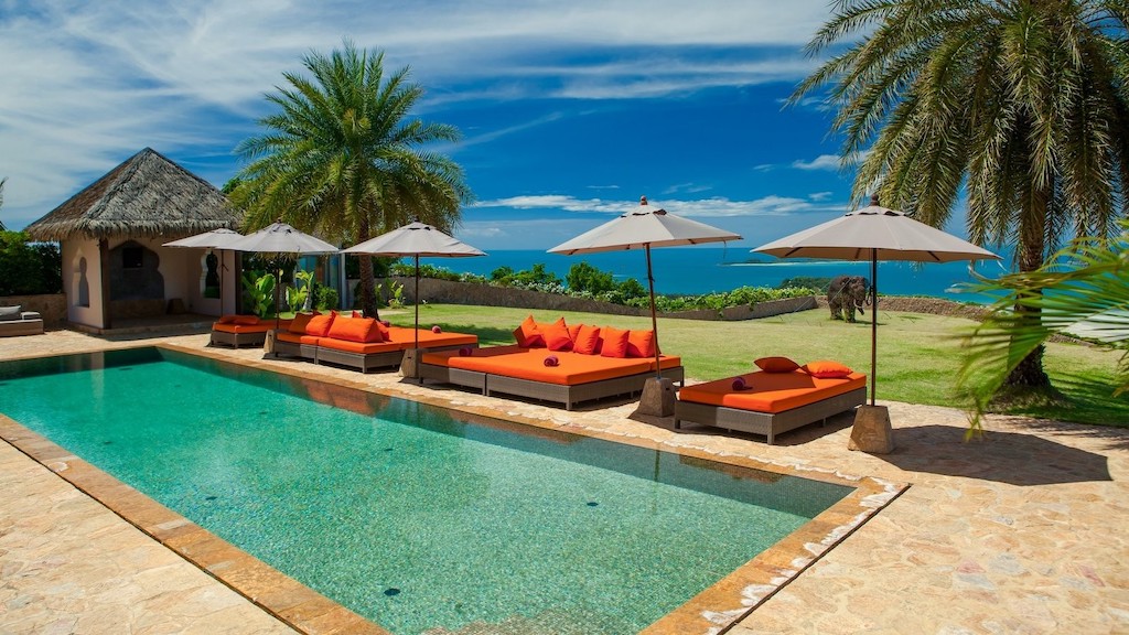 Samui Luxury Villa Poolside Eating