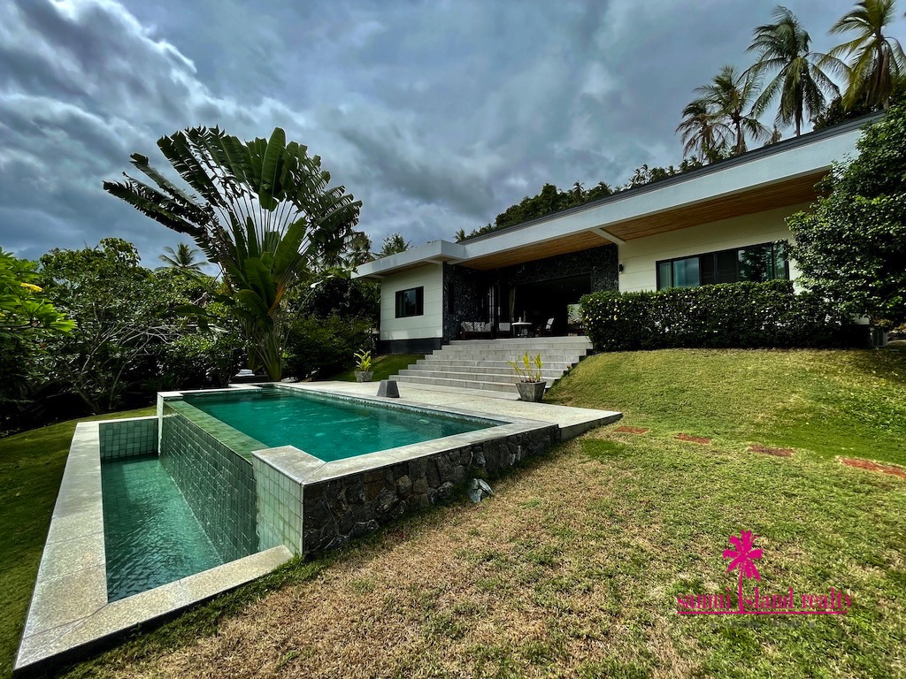 Villa Pool