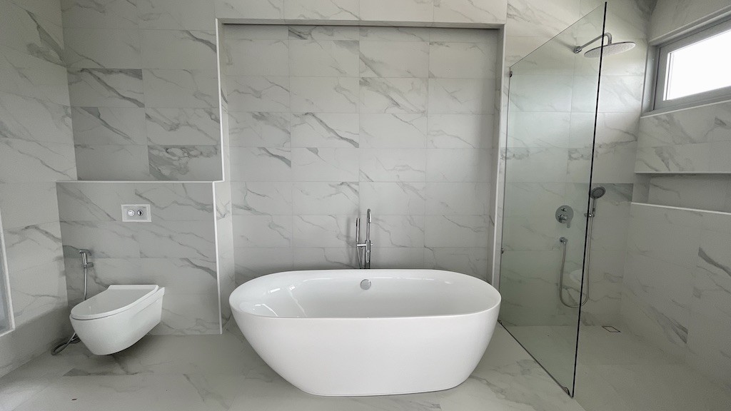 Bathtub