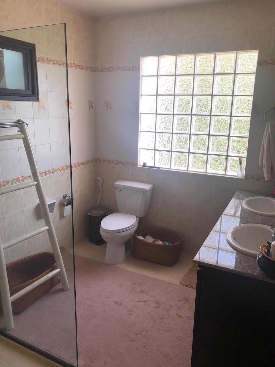 Sea View Beachside Villa Shower