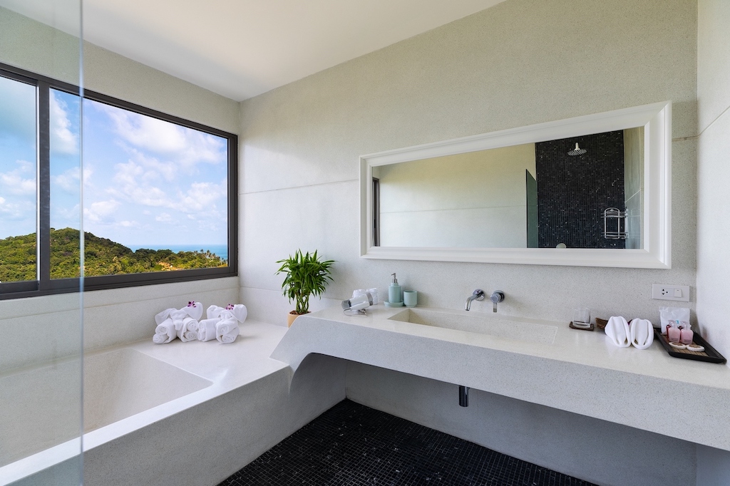 Sea View Chaweng Noi Villa Bathtub