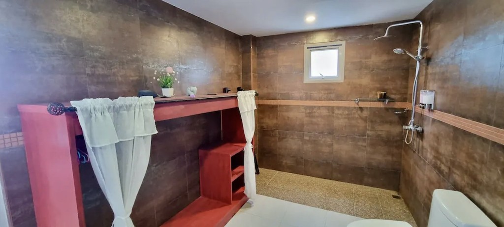 Sea View Property In Chaweng Noi Bathroom
