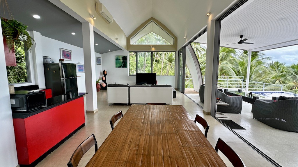 Sea View Property In Chaweng Noi Dining