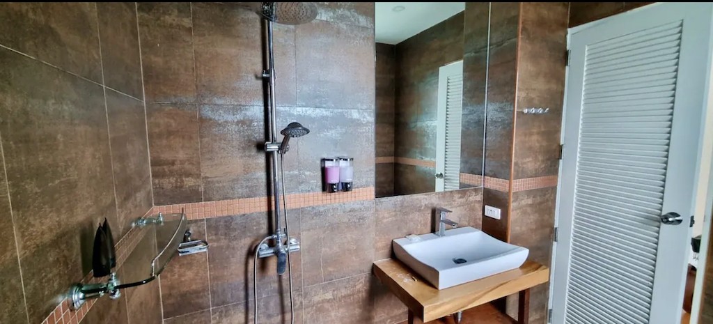 Sea View Property In Chaweng Noi Bathroom