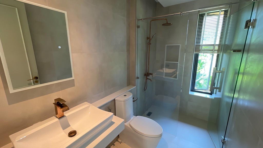 Bathroom 4