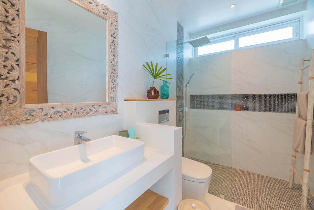 Sea view Villa In Chaweng Noi Bathroom