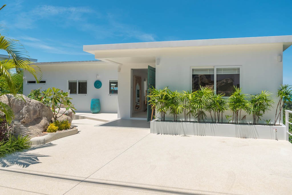Sea View Villa In Chaweng Noi Entrance