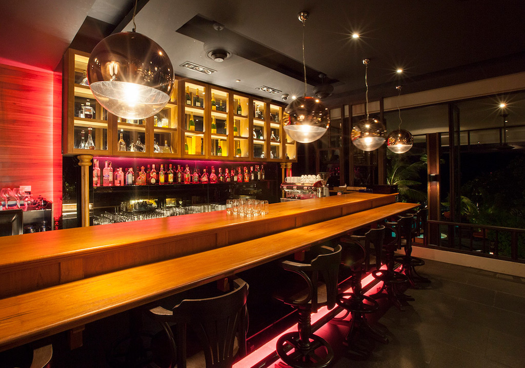 Hotel Bar