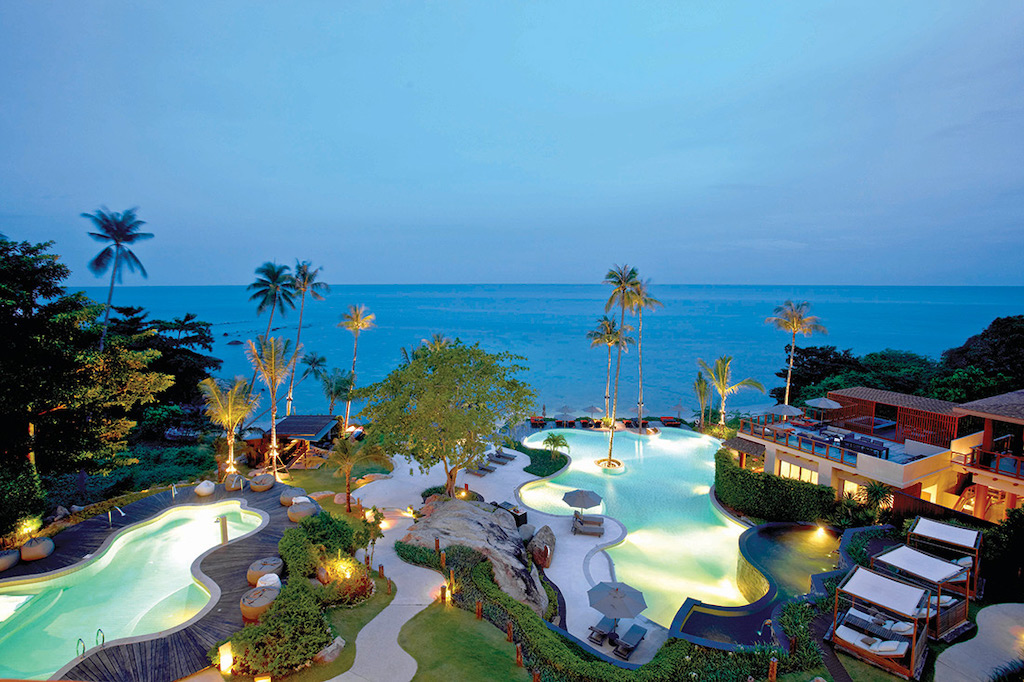 Shasa Condominium Pool At Night