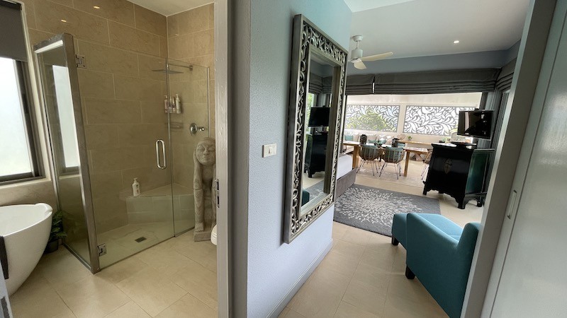 Master En-Suite