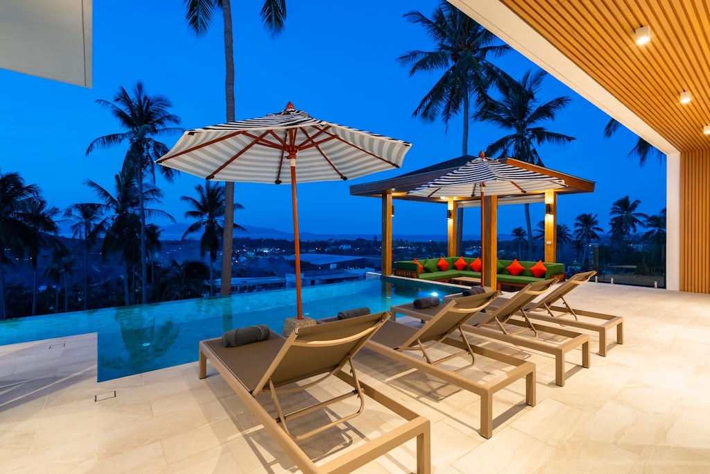 Suay Baanpak Samui Sun loungers