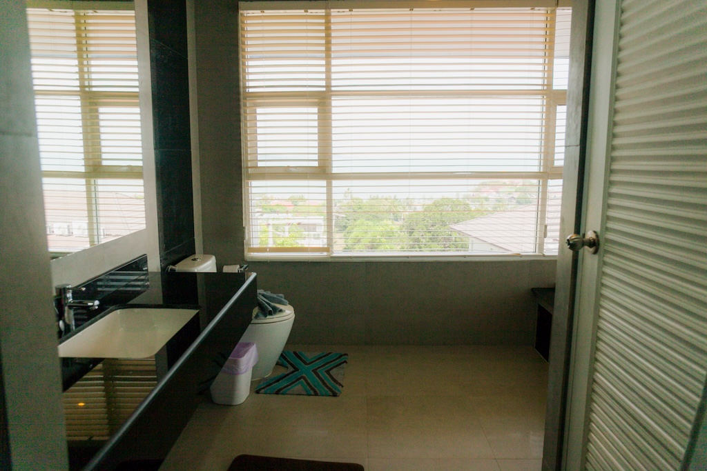The Bay Condo Freehold Apartment Bathroom