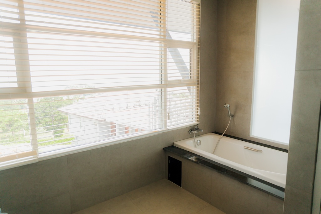 The Bay Condo Freehold Apartment Bath Tub