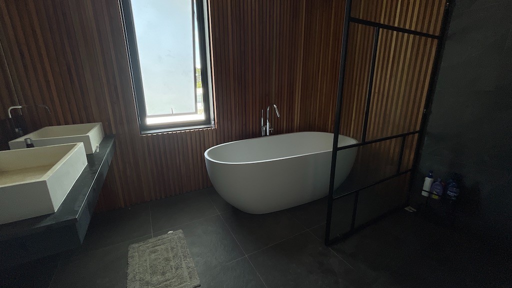 Bathtub