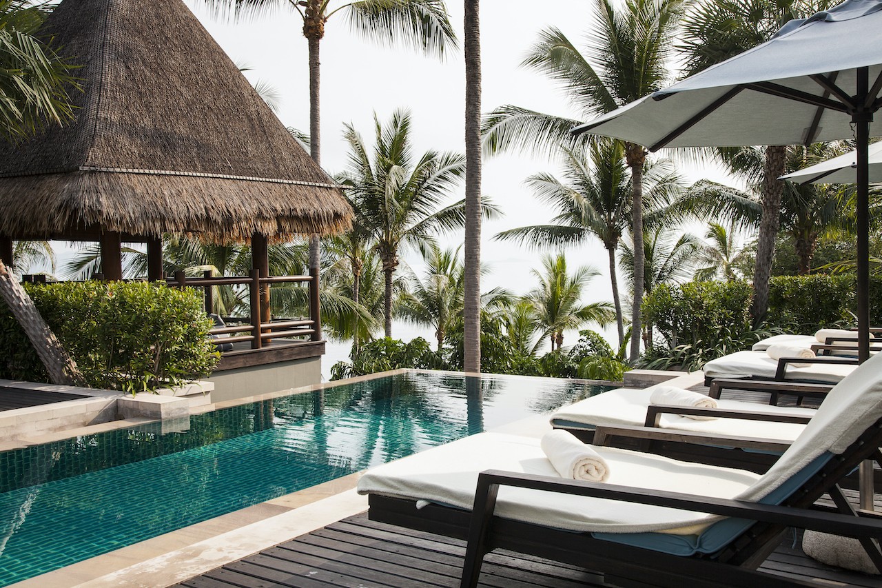 The Estates Four Seasons The Estates Four Seasons Sun Loungers