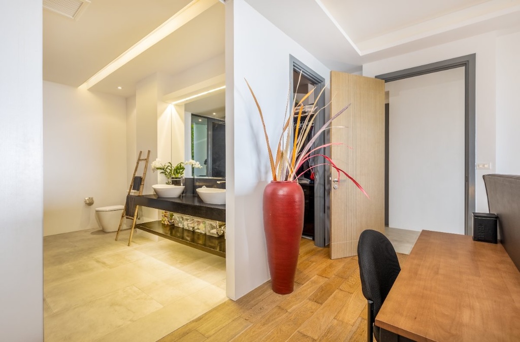 The Residences Overlooking Layan Corridor