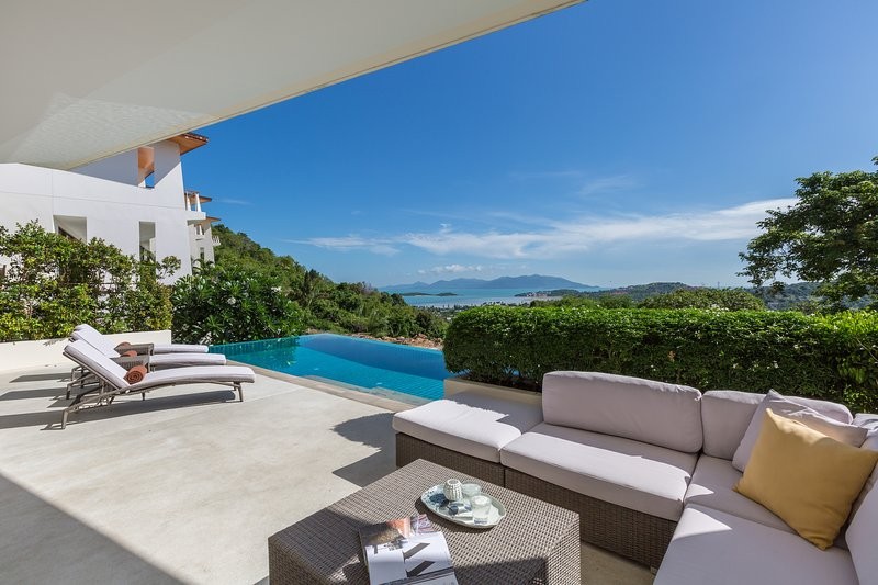 The Ridge Villa Outdoor Seating