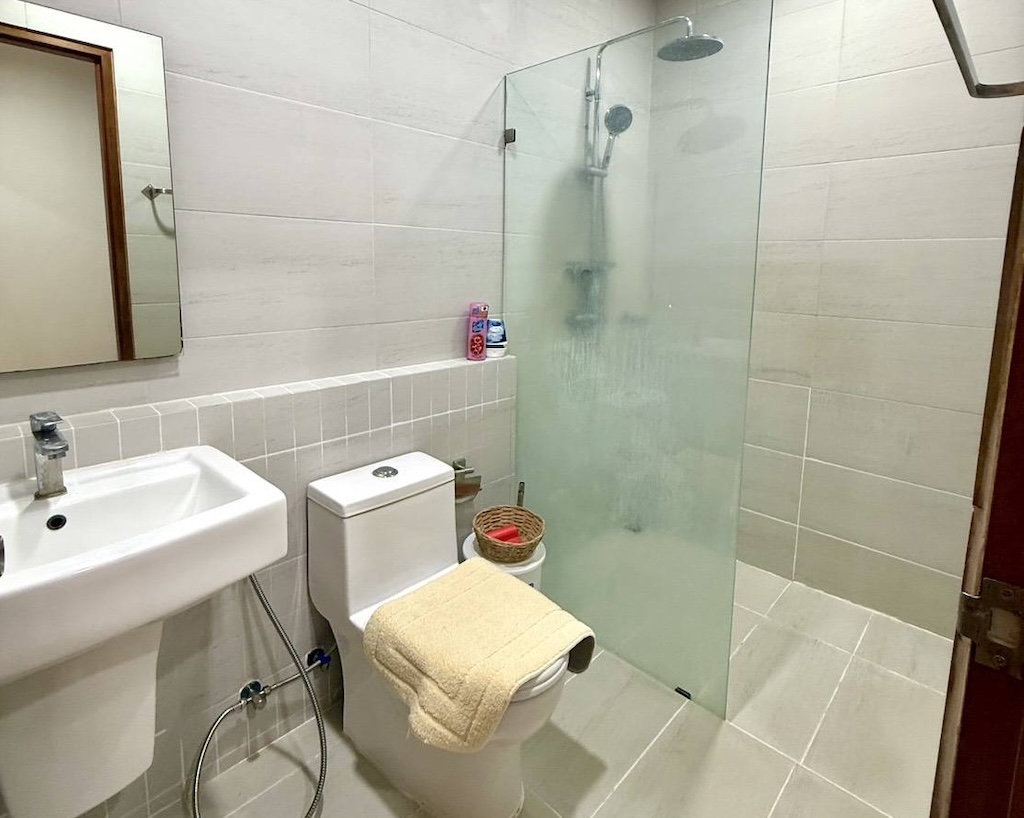 The Seasons Townhouse Koh Samui The Seasons Townhouse Koh Samui Bathroom