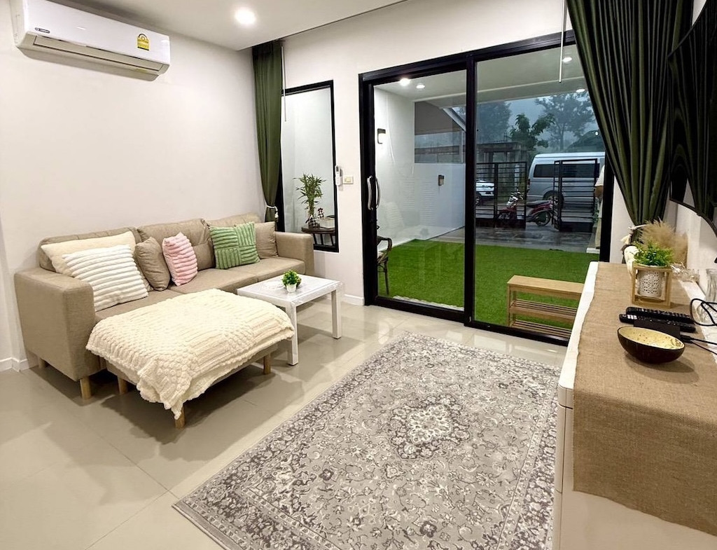 The Seasons Townhouse Koh Samui Living Area