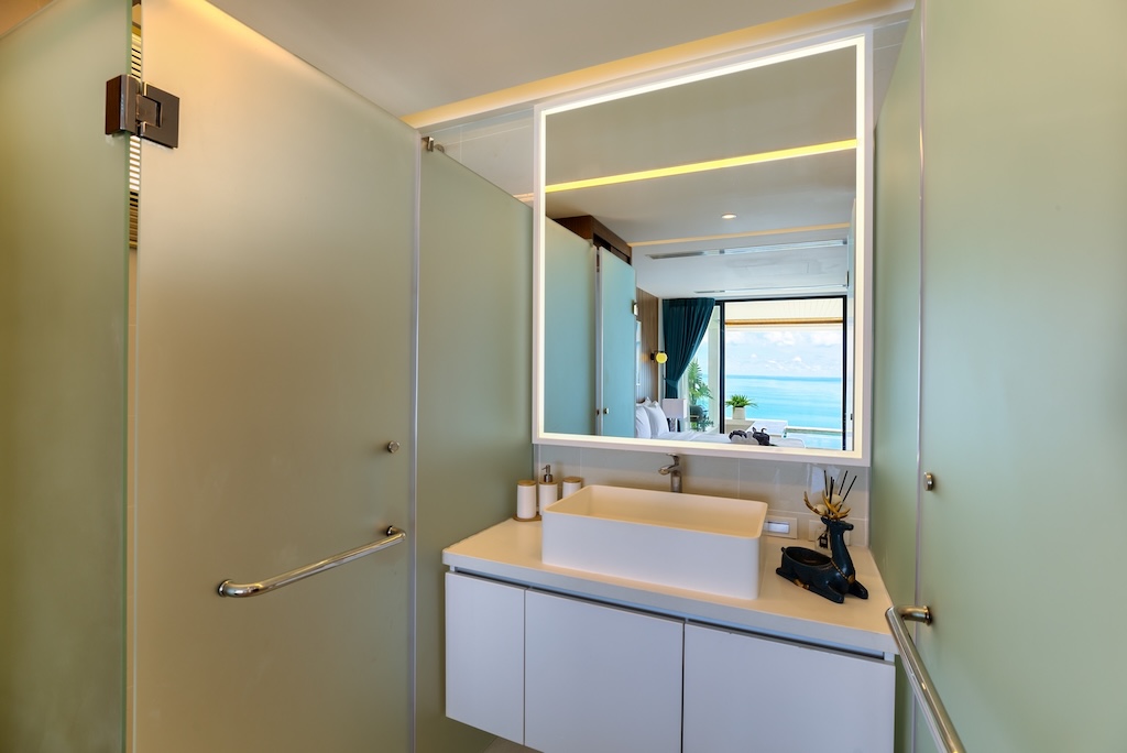 The Wave 2 Residence Villa Bathroom