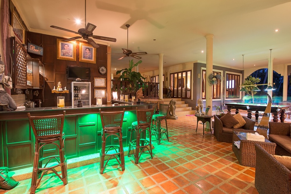Traditional Thai Style Villa Bar