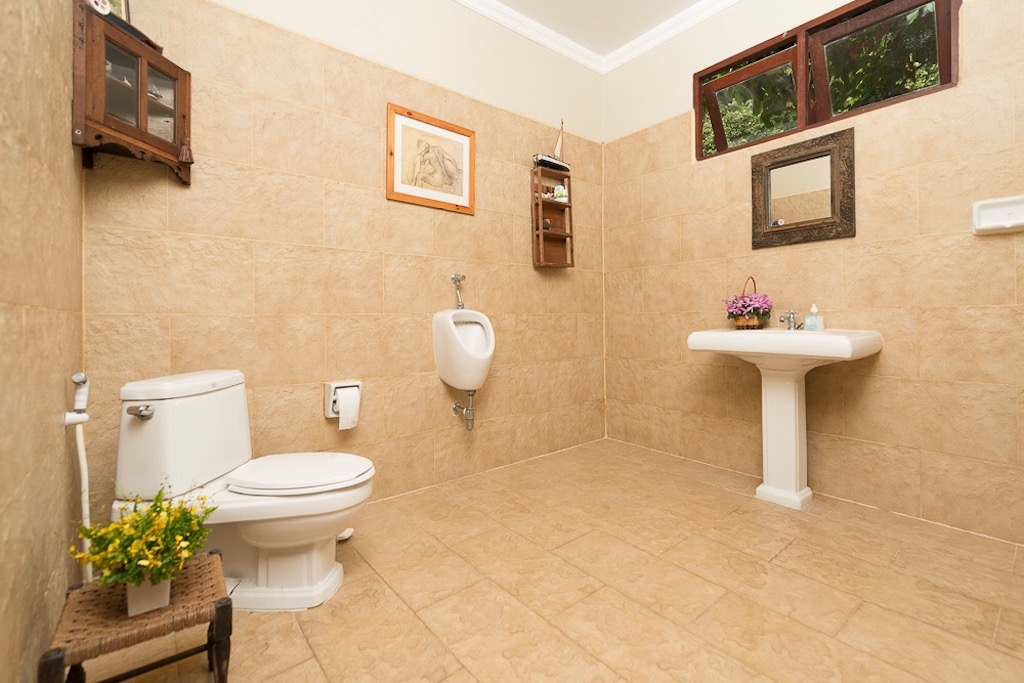 Traditional Thai Style Villa Bathroom
