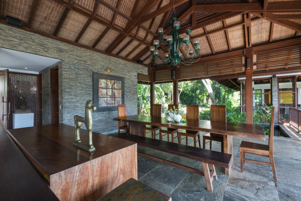 Unique Beachfront Property Ko Samui Dining Area