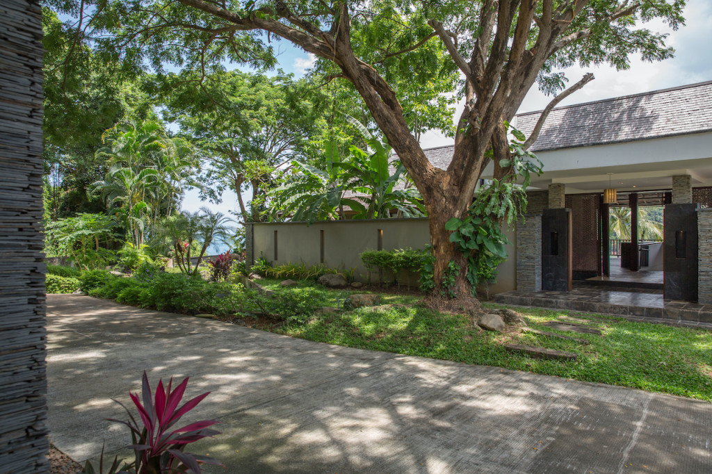Unique Beachfront Property Ko Samui Entrance