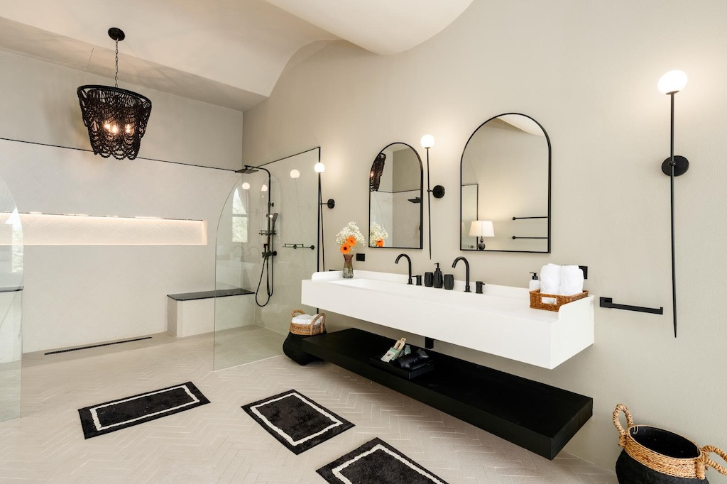 Unique Koh Samui Beachfront Property Bathroom