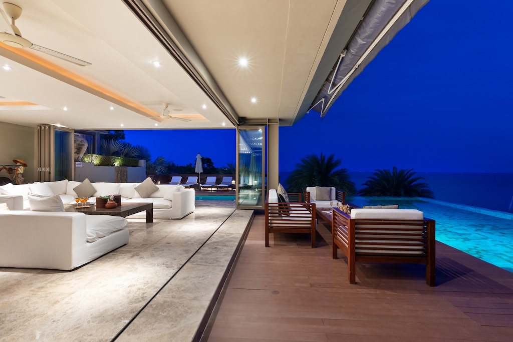 Villa Napa Terrace At Night