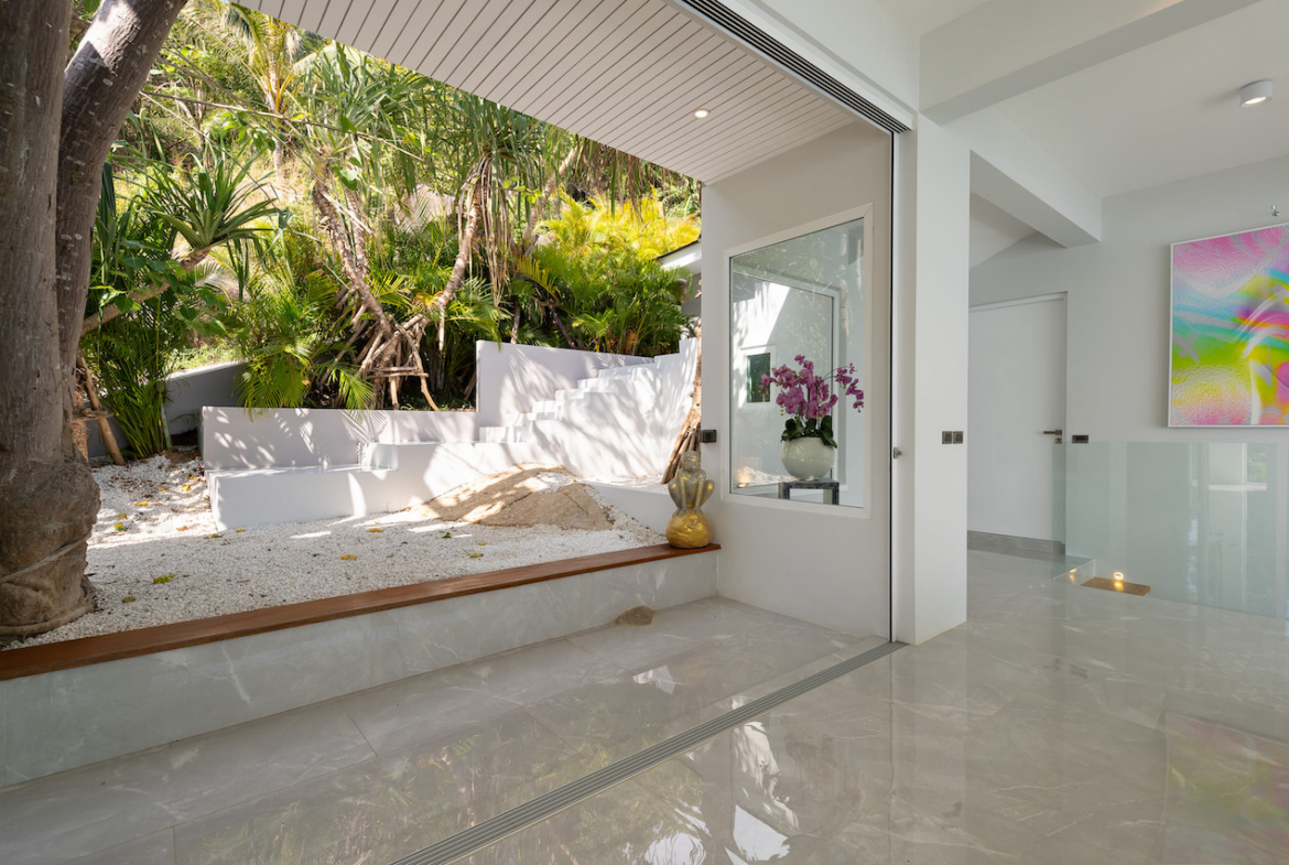 Villa Amelie Rooftop Walkway
