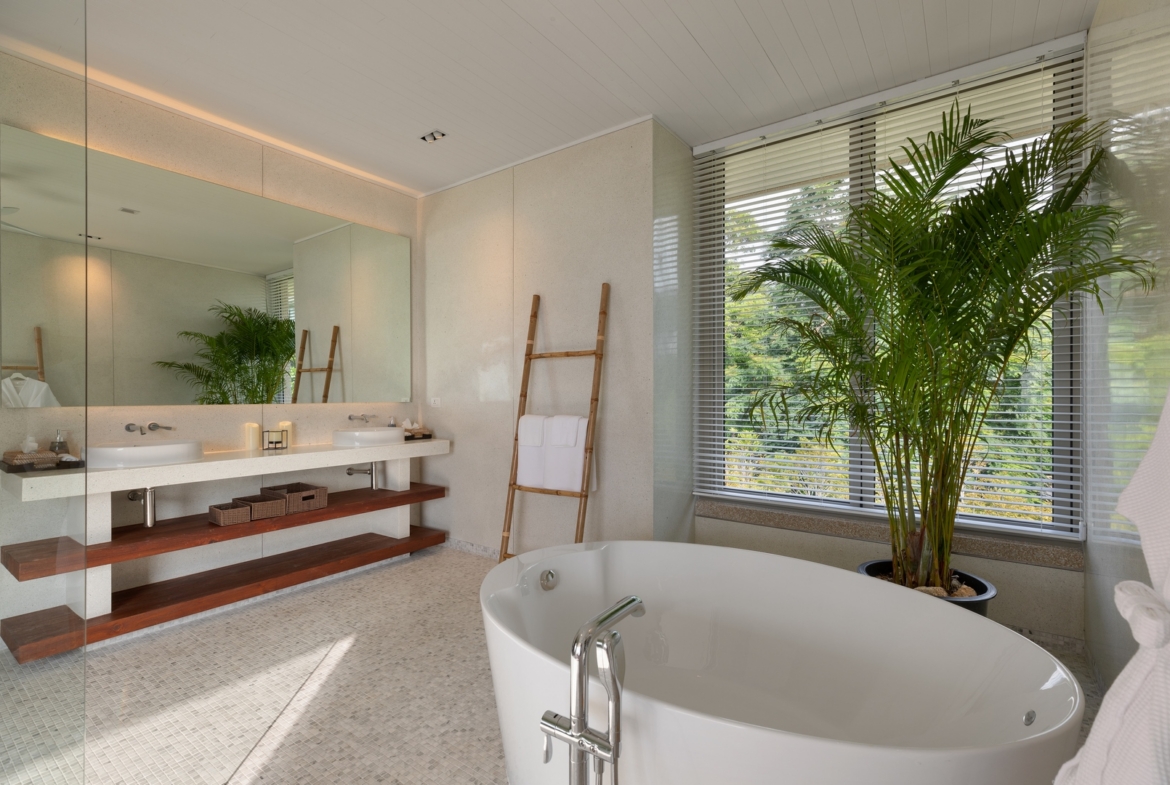 Bathtub