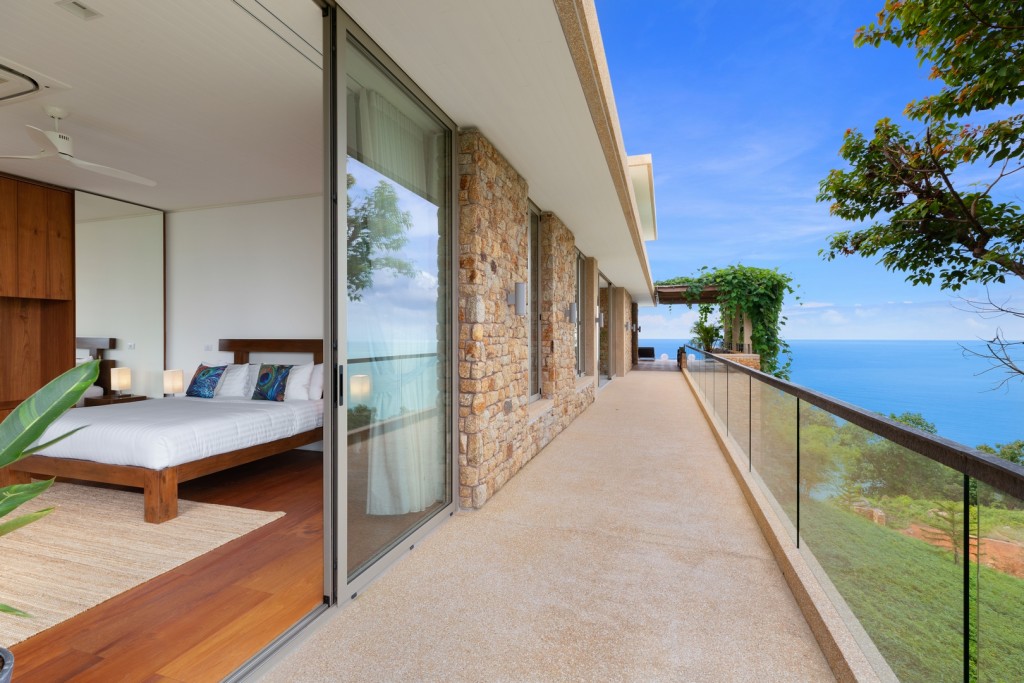 Villa Bang Sang Ko Samui Bedroom Walkway