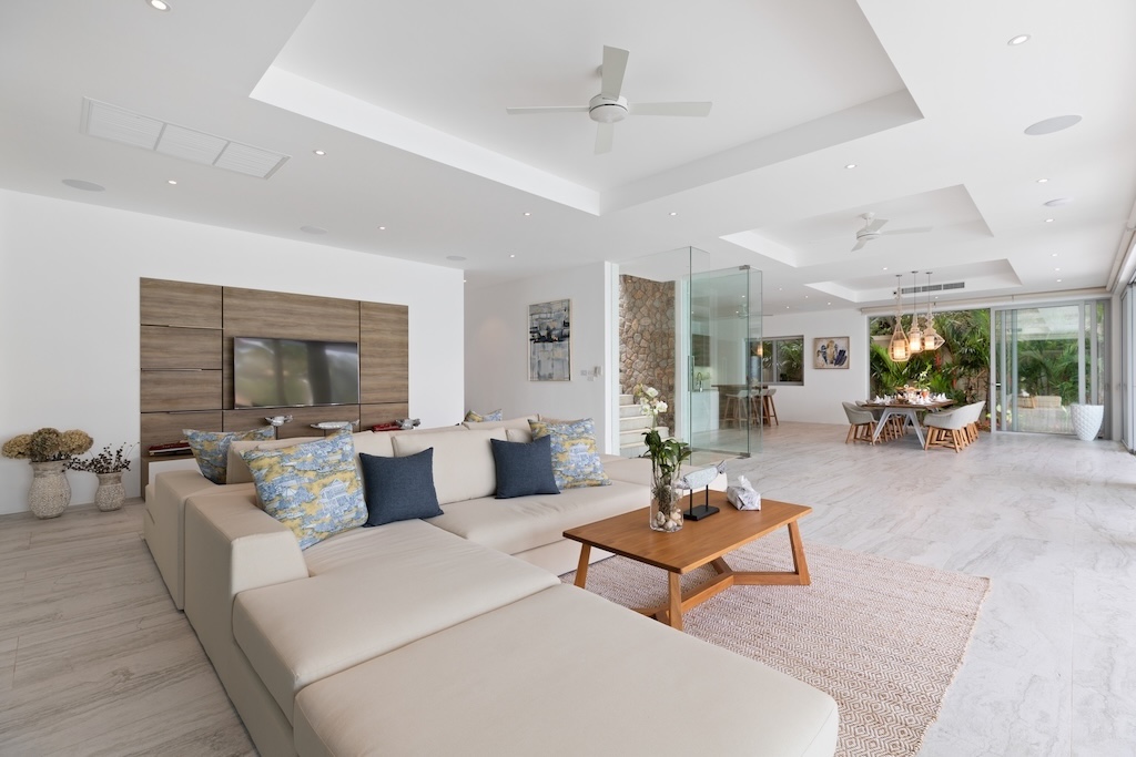 Villa Blue Amber Sofa