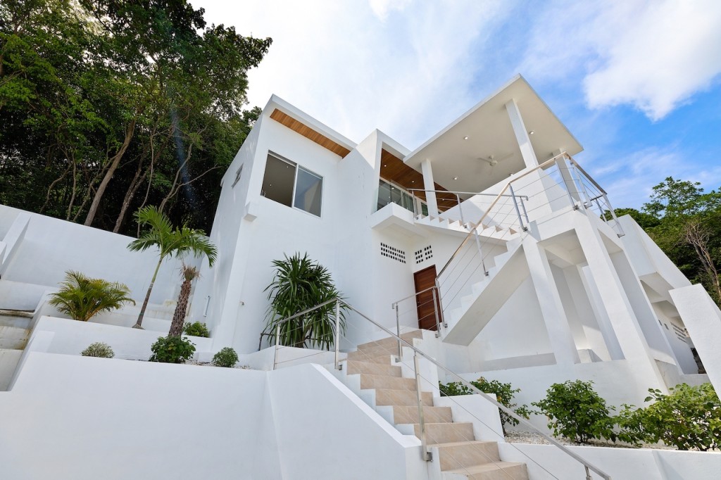 Villa Blue Munii Entrance