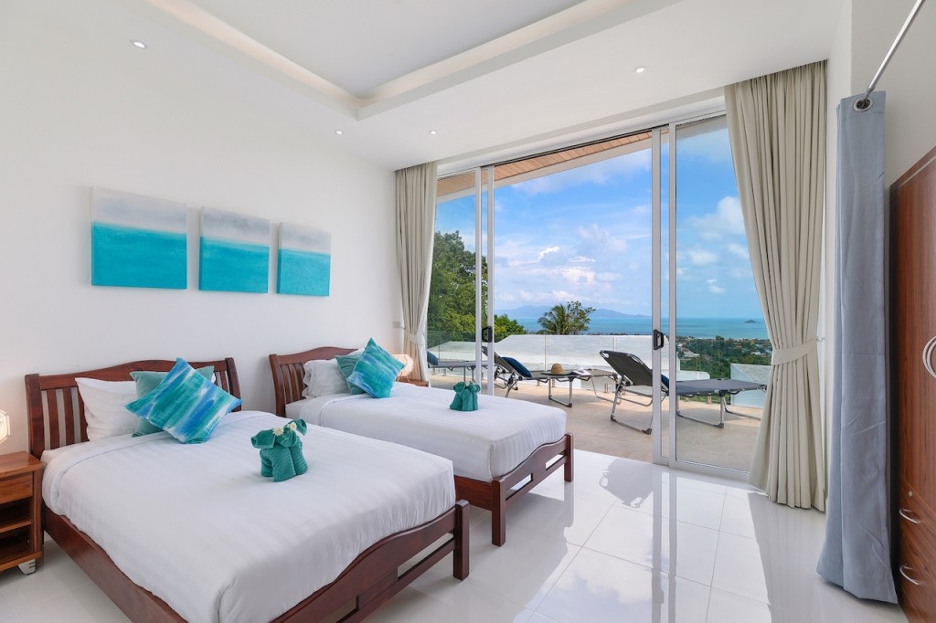 Villa Blue Munii Guest Bedroom